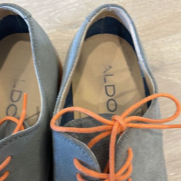 Gray Suede Shoes with Orange Laces - Size 7.5 - Picture 5 of 8